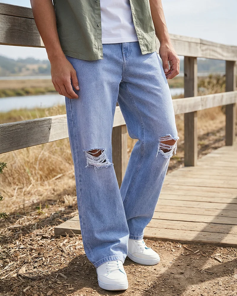 بيواكوف Men's Light Blue Washed Baggy Fit Distressed Mid-Rise Jeans